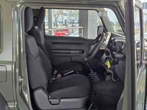 Suzuki Jimny 1.5 GLX AllGrip 3-door manual - Image 9