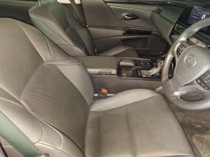 Lexus ES 250 EX - Image 13