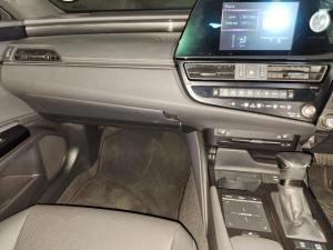 Lexus ES 250 EX - Image 14