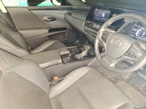 Lexus ES 250 EX - Image 17