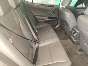 Lexus ES 250 EX - Image 6