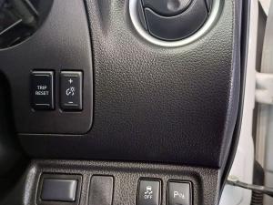 Nissan Navara 2.5DDTi double cab LE Plus - Image 17