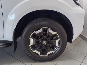 Nissan Navara 2.5DDTi double cab LE Plus - Image 8
