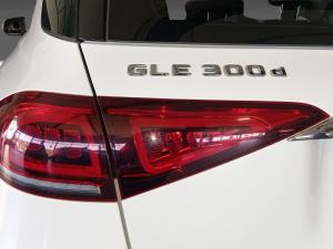 Mercedes-Benz GLE GLE300d 4Matic - Image 19