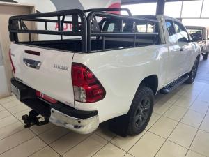 Toyota Hilux 2.4GD-6 Xtra cab Raider manual - Image 2