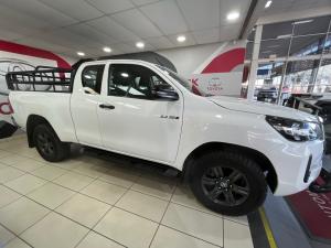 Toyota Hilux 2.4GD-6 Xtra cab Raider manual - Image 3
