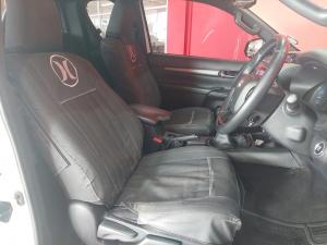 Toyota Hilux 2.8GD-6 Xtra cab 4x4 Legend manual - Image 10