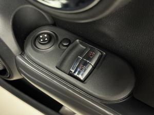 MINI Hatch One Hatch 3-door - Image 18