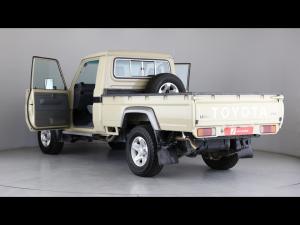 Toyota Land Cruiser 79 4.5D-4D LX V8 single cab - Image 10