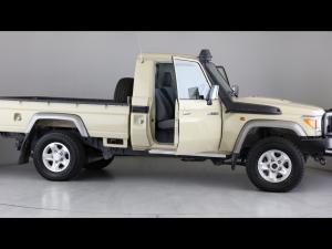 Toyota Land Cruiser 79 4.5D-4D LX V8 single cab - Image 15