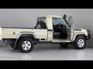 Toyota Land Cruiser 79 4.5D-4D LX V8 single cab - Image 16