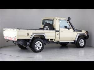 Toyota Land Cruiser 79 4.5D-4D LX V8 single cab - Image 2