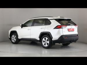 Toyota RAV4 2.0 GX auto - Image 8