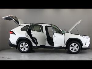 Toyota RAV4 2.0 GX auto - Image 15