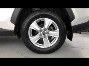 Toyota RAV4 2.0 GX auto - Image 30
