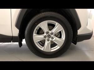 Toyota RAV4 2.0 GX auto - Image 32