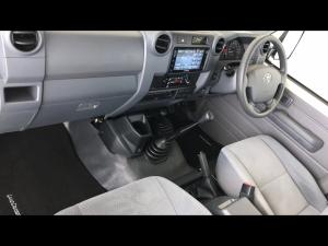 Toyota Land Cruiser 79 79 4.2D double cab - Image 6