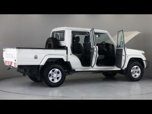Toyota Land Cruiser 79 79 4.2D double cab - Image 15