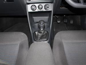 Volkswagen Polo Vivo 1.4 Comfortline - Image 14