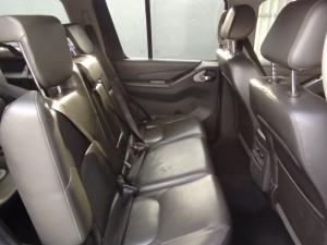 Nissan Pathfinder 2.5 dCi LE automatic - Image 10