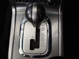 Nissan Pathfinder 2.5 dCi LE automatic - Image 12