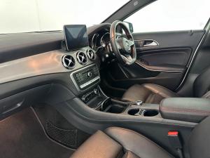 Mercedes-Benz GLA 220dautomatic 4MATIC - Image 13