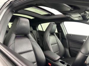 Mercedes-Benz GLA 220dautomatic 4MATIC - Image 19