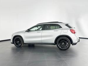 Mercedes-Benz GLA 220dautomatic 4MATIC - Image 2