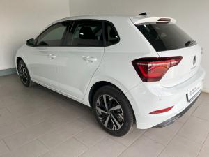 Volkswagen Polo hatch 1.0TSI Life auto - Image 5