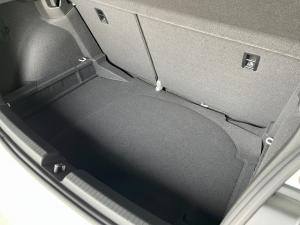 Volkswagen Polo hatch 1.0TSI Life auto - Image 9