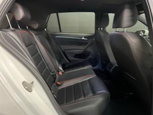 Volkswagen Golf GTI - Image 10