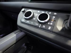 Land Rover Defender 130 D350 X-Dynamic HSE - Image 22