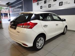 Toyota Yaris 1.5 Xi - Image 11