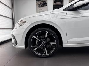 Volkswagen Polo hatch 1.0TSI Life auto - Image 2