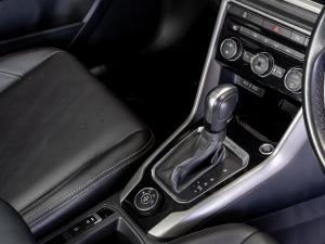 Volkswagen T-Roc 2.0TSI 140kW 4Motion Design - Image 13