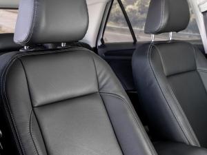 Volkswagen T-Roc 2.0TSI 140kW 4Motion Design - Image 16