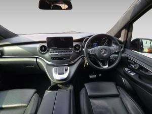 Mercedes-Benz V-Class V300d Exclusive - Image 11