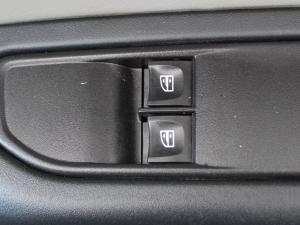 Renault Triber 1.0 Life - Image 13
