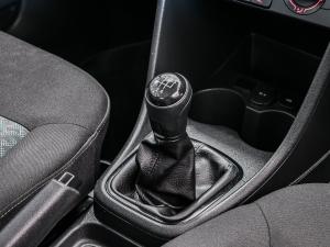 Volkswagen Polo Vivo hatch 1.4 Life - Image 12