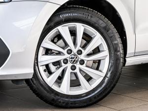 Volkswagen Polo Vivo hatch 1.4 Life - Image 2