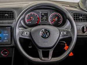 Volkswagen Polo Vivo hatch 1.4 Life - Image 7