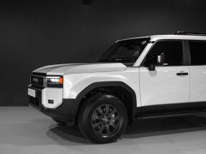Toyota Land Cruiser Prado 2.8GD VX-R - Image 3