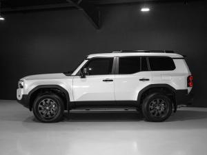 Toyota Land Cruiser Prado 2.8GD VX-R - Image 4