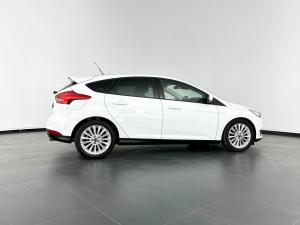 Ford Focus 1.5 Ecoboost Trend automatic 5-Door - Image 6