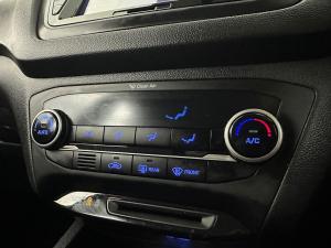 Hyundai i20 1.2 Fluid - Image 13