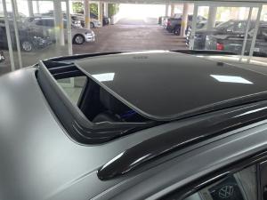 Volkswagen Touareg V6 TDI R-Line - Image 23