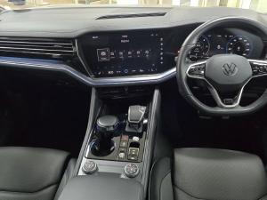 Volkswagen Touareg V6 TDI R-Line - Image 2