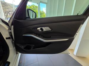 BMW 3 Series 320i M Sport - Image 10