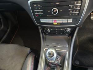 Mercedes-Benz GLA GLA200 - Image 16