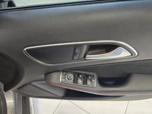 Mercedes-Benz GLA GLA200 - Image 18